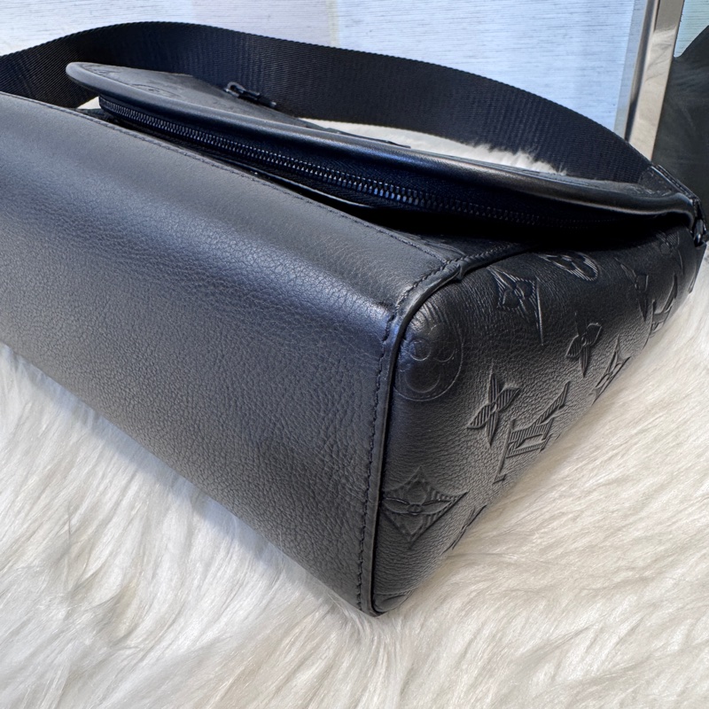 [ 櫃價$97000 ］LV Pulse Messenger郵差包 晶片款 近全新-6