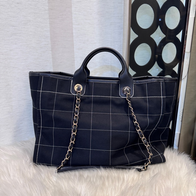 [ 近20萬 ］Chanel 黑帆布拼皮Logo手提肩背沙灘包 晶片款 膠膜在-1