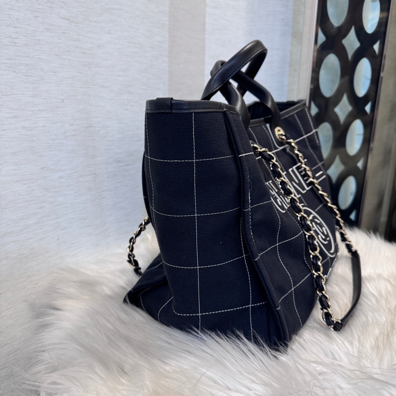 [ 近20萬 ］Chanel 黑帆布拼皮Logo手提肩背沙灘包 晶片款 膠膜在-2