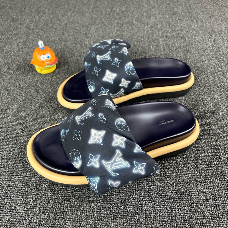 Louis Vuitton路易威登聯名拖鞋 尺碼：37 碼🧡-0