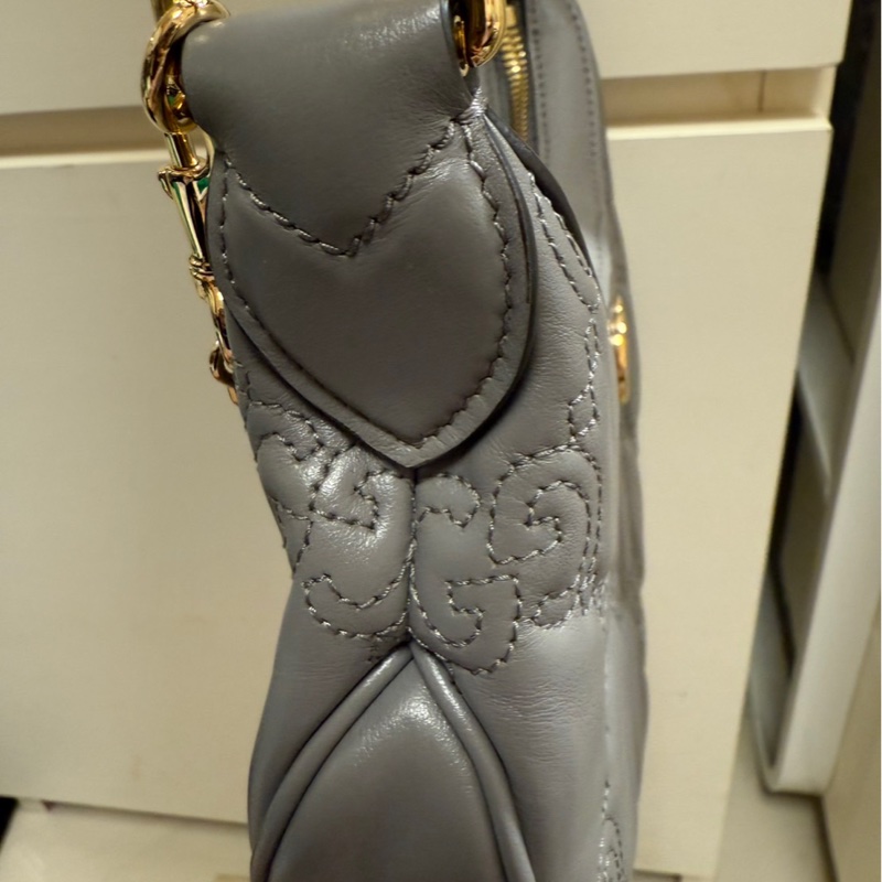 GUCCI GG Matelasse 金屬雙G LOGO絎縫皮革兩用包(灰-2