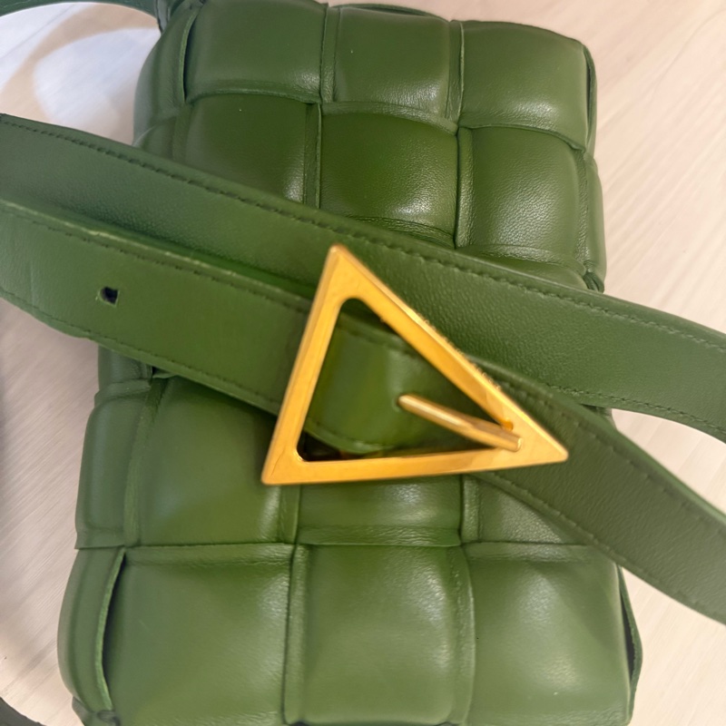 Bottega Veneta Padded Cassette 編織小羊皮斜背包-3