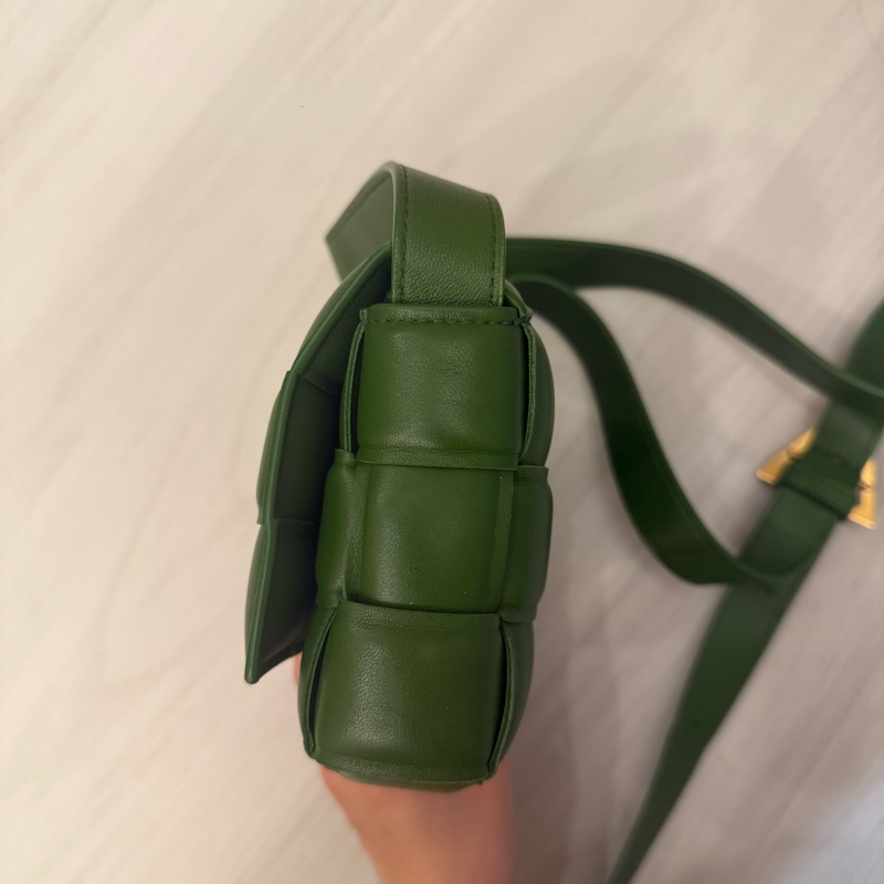 Bottega Veneta Padded Cassette 編織小羊皮斜背包-4
