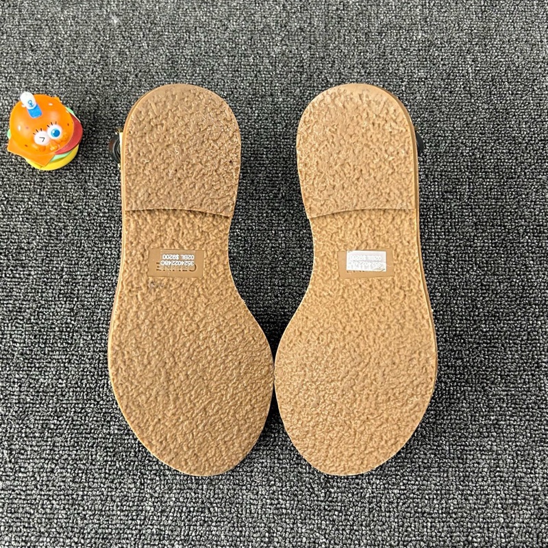 Celine赛琳草编拼皮凉鞋 尺码：36 🧡-5