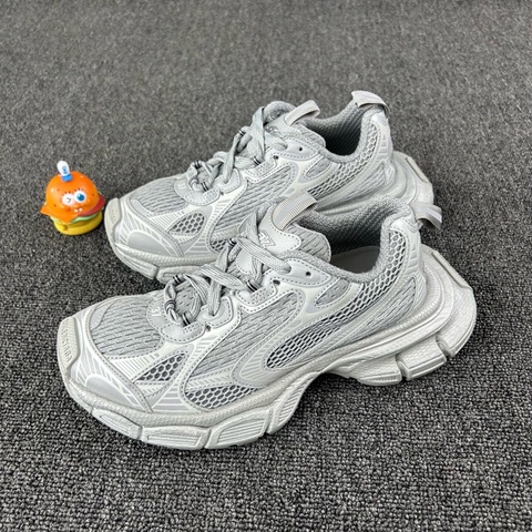 閒置新未使用 Balenciaga巴黎世家3XL老爹鞋 尺碼：37 🧡