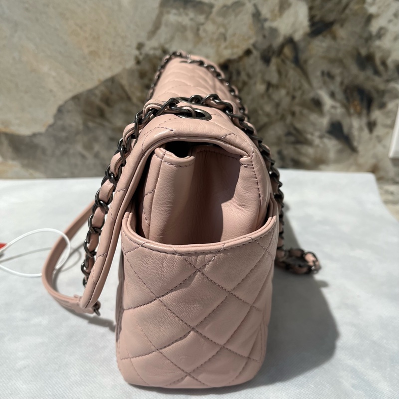 Chanel 粉色羊皮零的雙側口袋30cm復古銀鏈掀蓋包-2