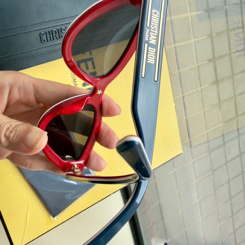 Dior Signature B2U膠框貓眼墨鏡-5