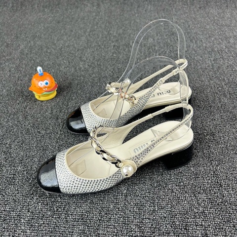 Miu Miu繆繆水鑽鏈條涼鞋 尺碼：35 🧡