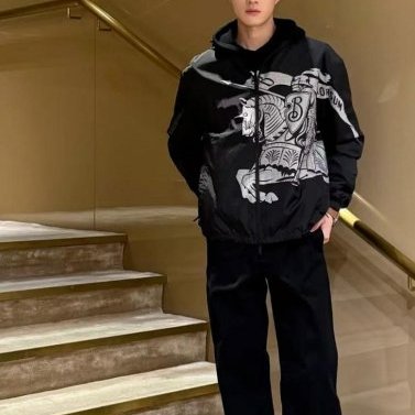 💎Han's house精品服飾💎BURBERRY 戰馬 騎士 連帽 外套 風衣 原價65600-5
