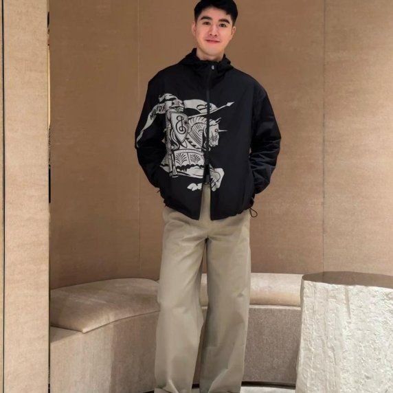 💎Han's house精品服飾💎BURBERRY 戰馬 騎士 連帽 外套 風衣 原價65600-6