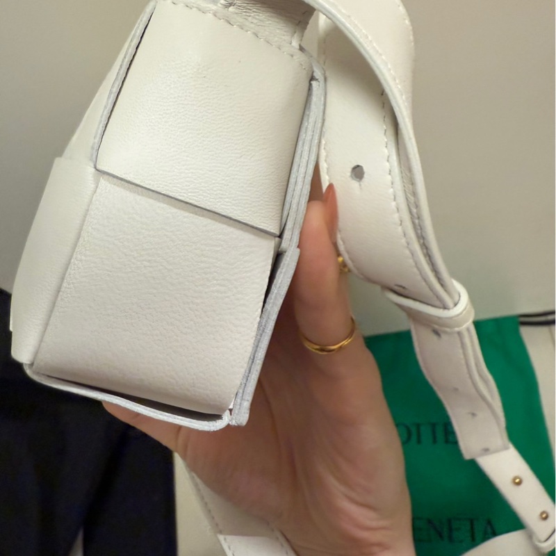 BV BOTTEGA VENETA Cassette 6格White白mini 斜背包-2