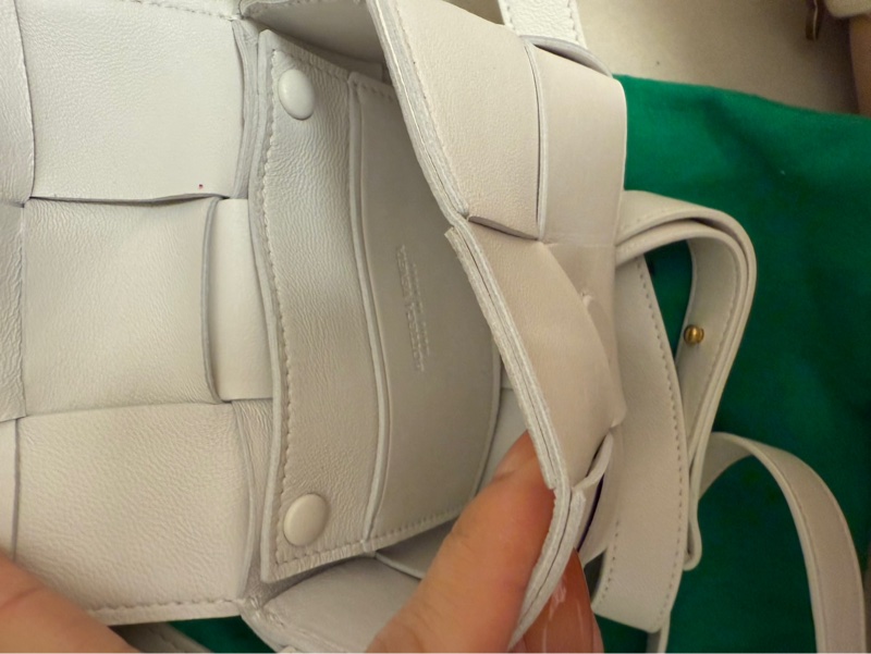 BV BOTTEGA VENETA Cassette 6格White白mini 斜背包-4