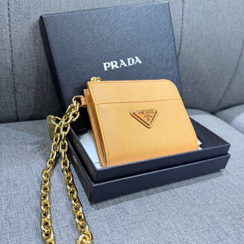 💎Han's house精品服飾💎PRADA 三角鐵牌 尼龍 防刮牛皮 卡包 短夾 義大利製 原價33000-4