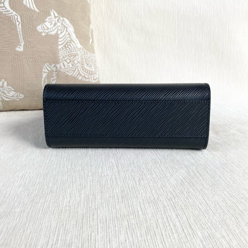 LV Sac Plat BB黑色全皮水波紋琴譜包 芯片款 黑金 金扣 牛皮21*22*9 99新配件肩帶 塵袋-4