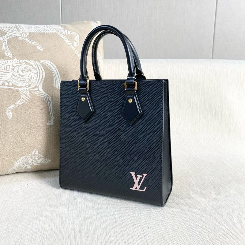 LV Sac Plat BB黑色全皮水波紋琴譜包 芯片款 黑金 金扣 牛皮21*22*9 99新配件肩帶 塵袋-6
