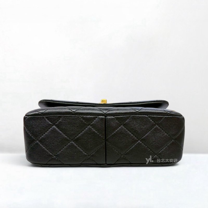 A13218-CHANEL 黑色菱格羊皮霧金釦粗皮穿鏈口蓋腋下包/AS4886-4