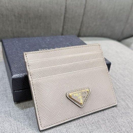 💎Han's house精品服飾💎PRADA 三角鐵牌 防刮牛皮 卡夾 義大利製 原價13500-3