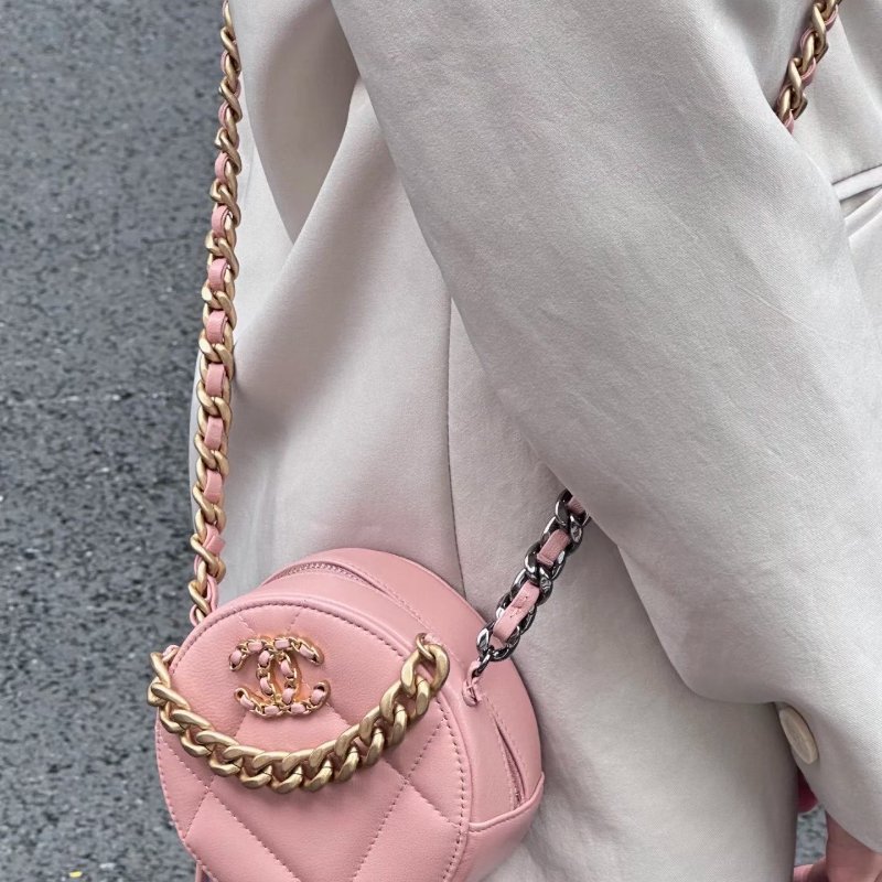 Chanel 19bag小圓餅mini 粉色 金扣 羊皮 15*12*5.5 98新配件塵袋-0