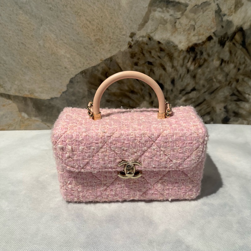 Chanel粉色毛呢方型化妝盒-0
