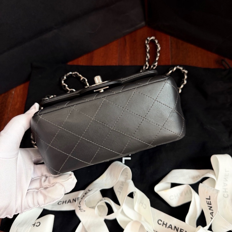 Chanel • Cf 17 經典碳灰色羊皮銀釦方胖子-5