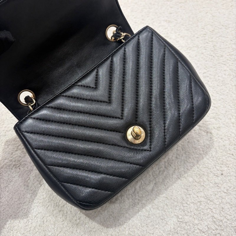 Chanel • Cf 17 經典黑金山形紋羊皮方胖子-12