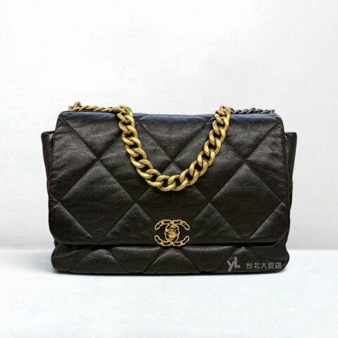 A13221-CHANEL 19系列 黑色羊皮金釦大號口蓋包AS1162