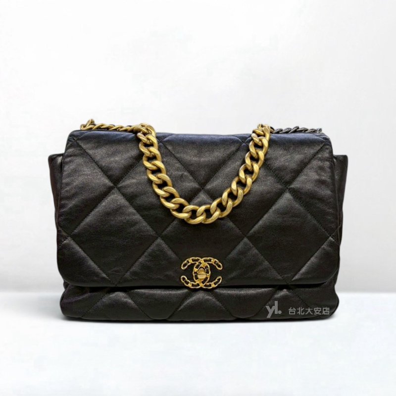 A13221-CHANEL 19系列 黑色羊皮金釦大號口蓋包AS1162-0