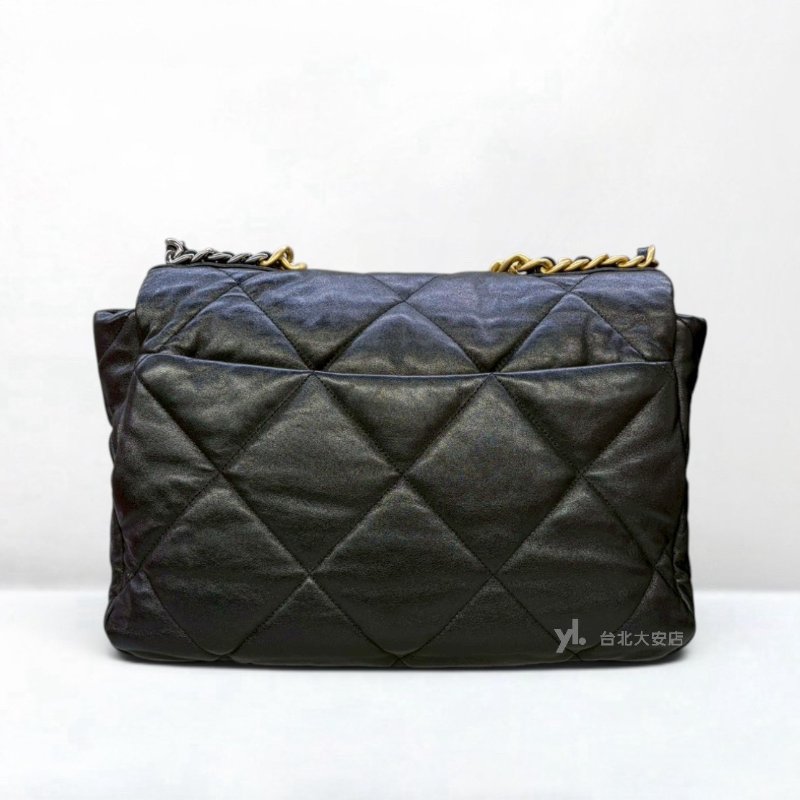 A13221-CHANEL 19系列 黑色羊皮金釦大號口蓋包AS1162-3