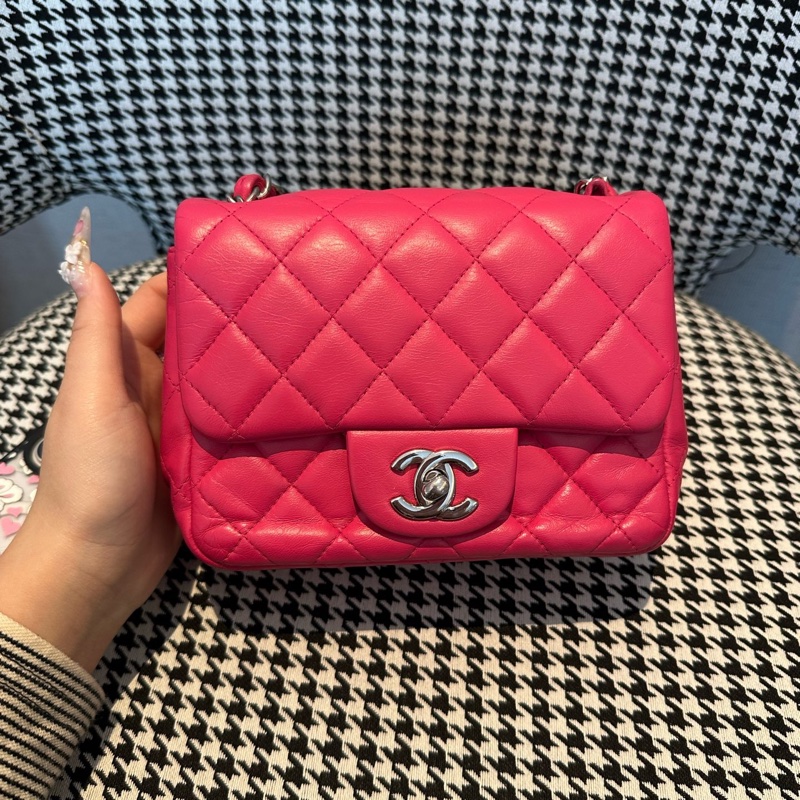 Chanel • Cf 17 經典唇膏粉銀釦羊皮方胖子 有卡-3