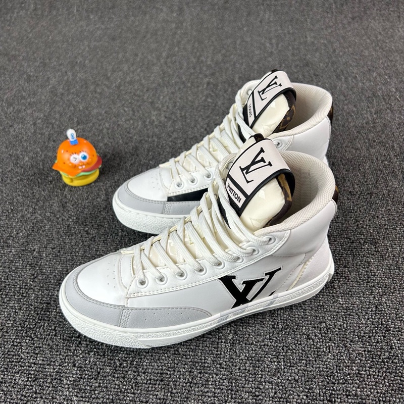 Louis Vuitton路易威登白色錯位板鞋 尺碼:35 碼🧡-0