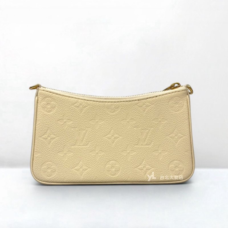 A13228-LV Easy Pouch On Strap 奶油白牛皮壓花鏈包M81066-3