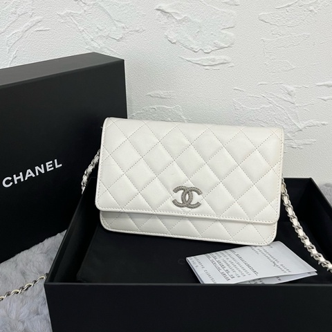 Chanel • 23a白銀菠蘿釦羊皮Woc鏈條包 芯片款✨
