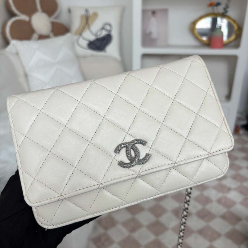 Chanel • 23a白銀菠蘿釦羊皮Woc鏈條包 芯片款✨-4