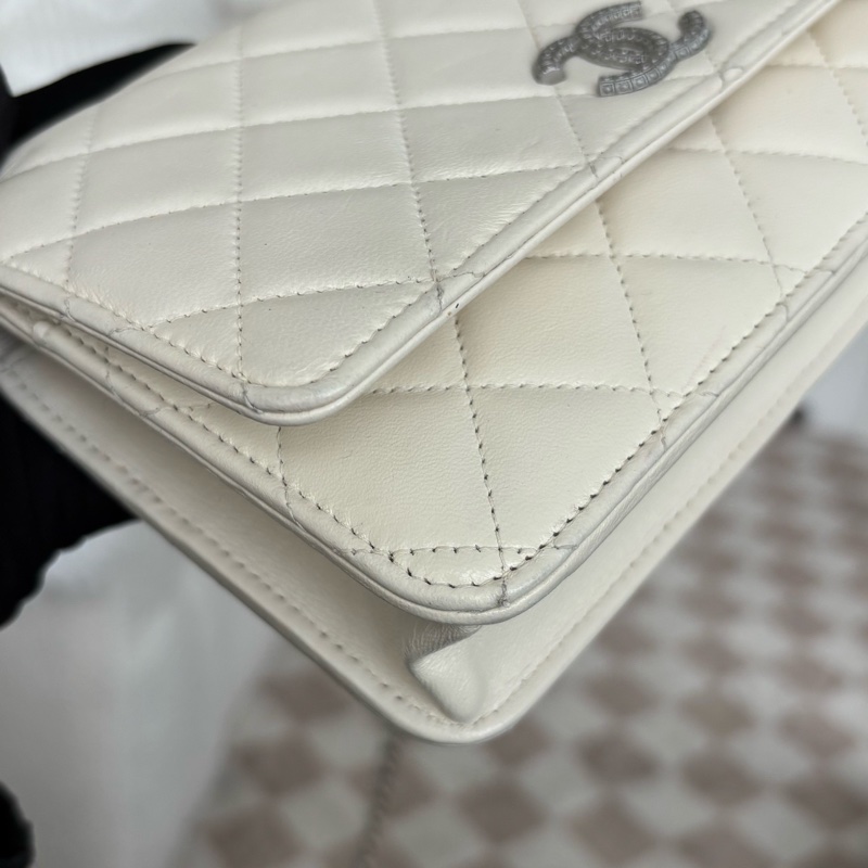 Chanel • 23a白銀菠蘿釦羊皮Woc鏈條包 芯片款✨-5
