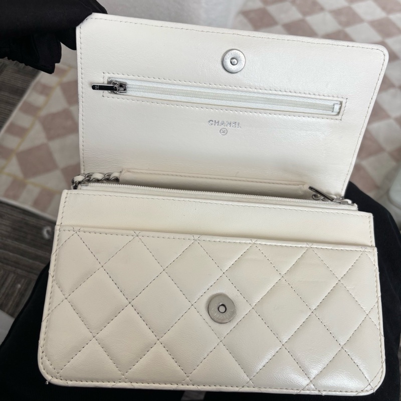 Chanel • 23a白銀菠蘿釦羊皮Woc鏈條包 芯片款✨-14