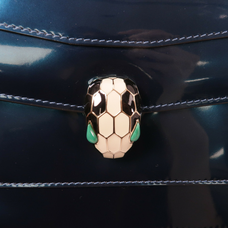 BVLGARI 漆皮皮革Serpenti Forever Medium鏈帶肩背袋-7
