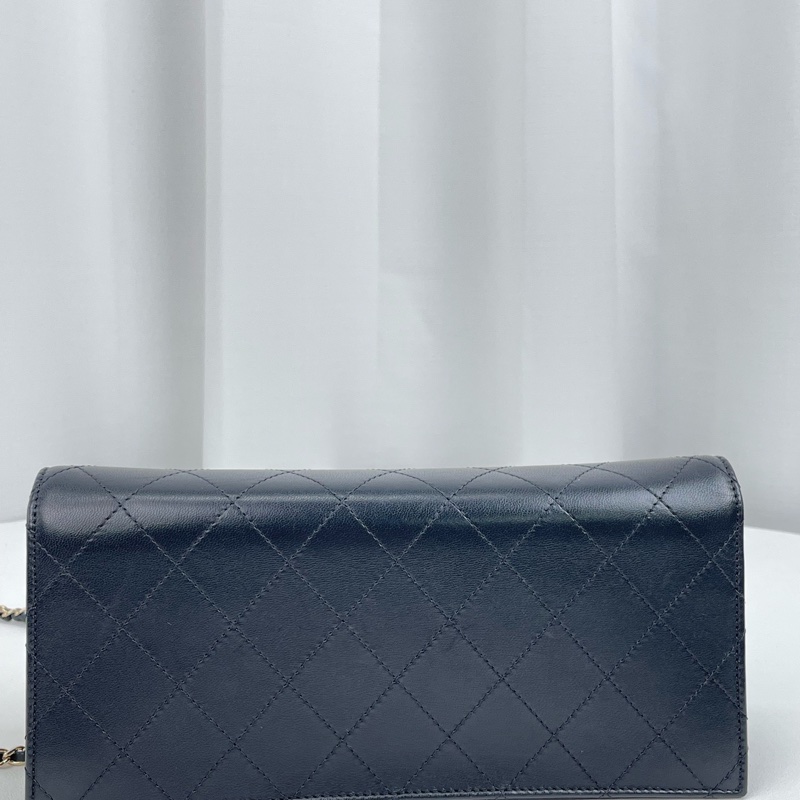 Chanel • 19 Bag 皮穿鏈釦黑金法棍鏈條包-3