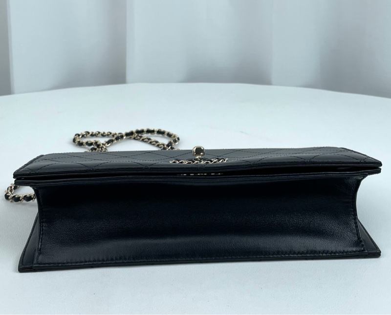Chanel • 19 Bag 皮穿鏈釦黑金法棍鏈條包-4