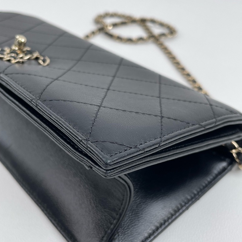 Chanel • 19 Bag 皮穿鏈釦黑金法棍鏈條包-6