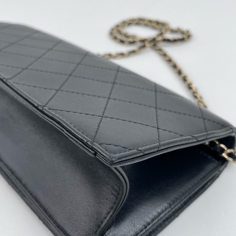 Chanel • 19 Bag 皮穿鏈釦黑金法棍鏈條包-8