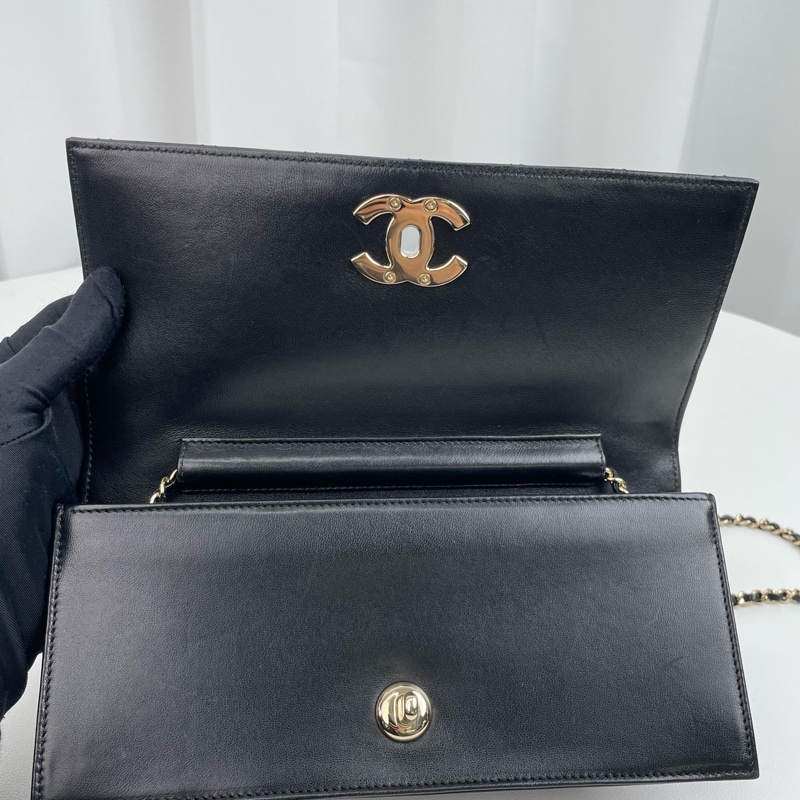Chanel • 19 Bag 皮穿鏈釦黑金法棍鏈條包-9