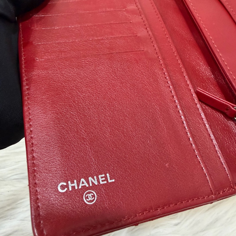 CHANEL A31509 COCO 紅皮菱格 銀釦 拉鍊 零錢 對折長夾 皮夾 發財夾-23
