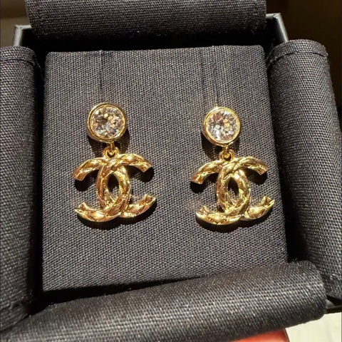 💖Chanel 帶鑽 垂墜 菱格紋 耳環💖 金色 全新