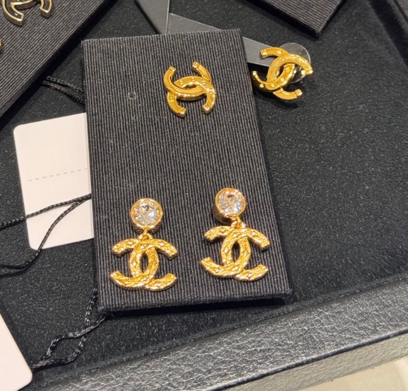 💖Chanel 帶鑽 垂墜 菱格紋 耳環💖 金色 全新-1