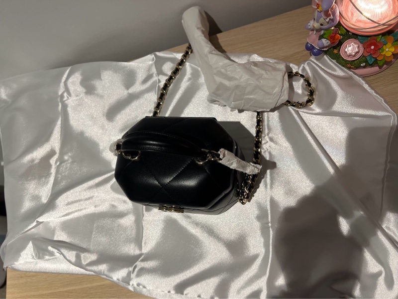 chanel 香奈兒 月光寶盒金扣 單肩斜挎包 晶片款-17