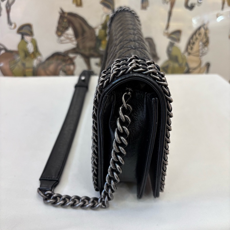 Chanel • Le Boy 黑銀油臘牛皮鏈條滾邊法棍包-9