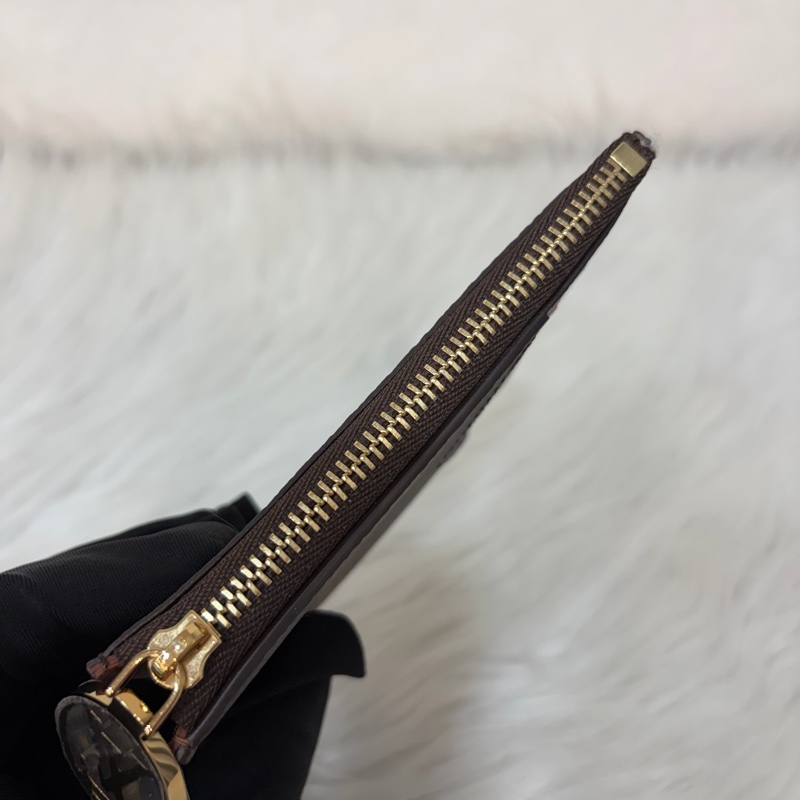 LV M81880 Romy ocase 原花老花字紋 一字拉鍊 零錢包 信用卡悠遊卡證件夾 證件套 卡包-5