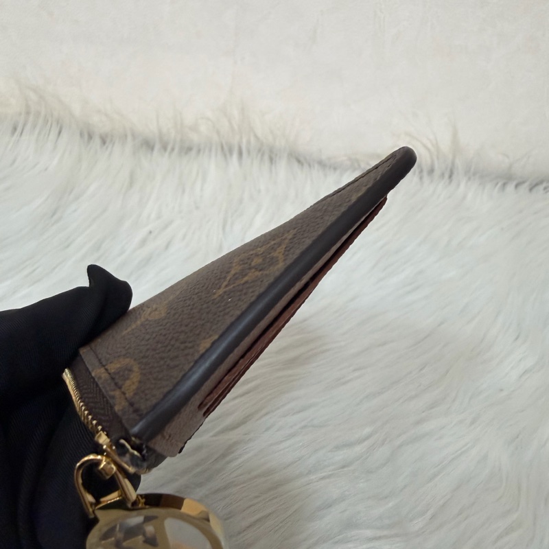 LV M81880 Romy ocase 原花老花字紋 一字拉鍊 零錢包 信用卡悠遊卡證件夾 證件套 卡包-13