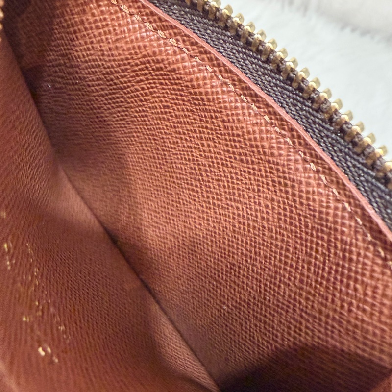 LV M81880 Romy ocase 原花老花字紋 一字拉鍊 零錢包 信用卡悠遊卡證件夾 證件套 卡包-20