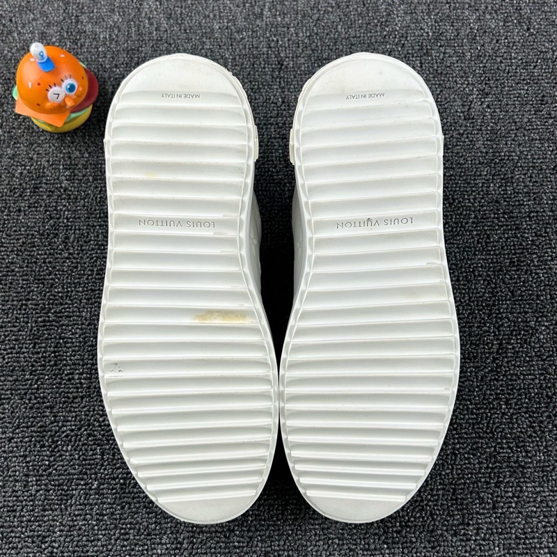 Louis Vuitton路易威登白色浮雕板鞋 尺碼:35 碼🧡-7